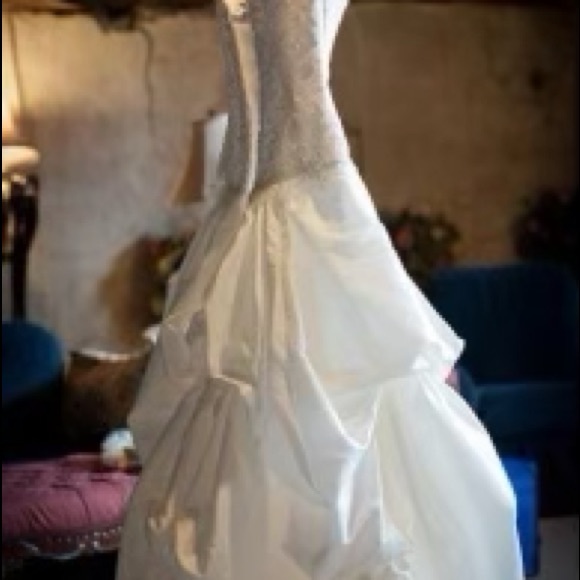 Maggie Sottero wedding gown by - Picture 7 of 10